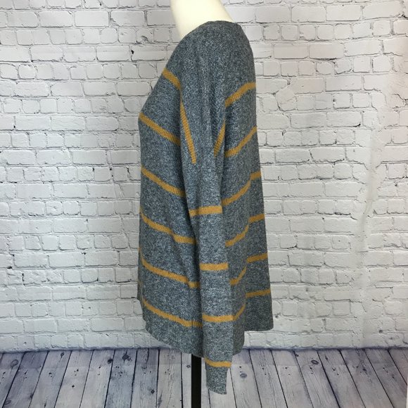 American Eagle Gray Gold Striped Jegging Fit Top - Picture 3 of 5